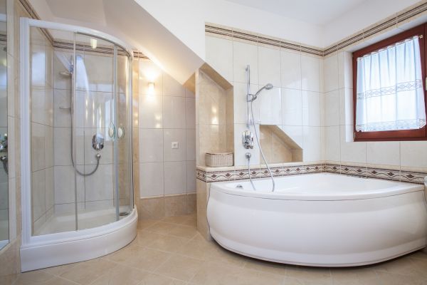 Oversized Bathtub Installation in Monticello