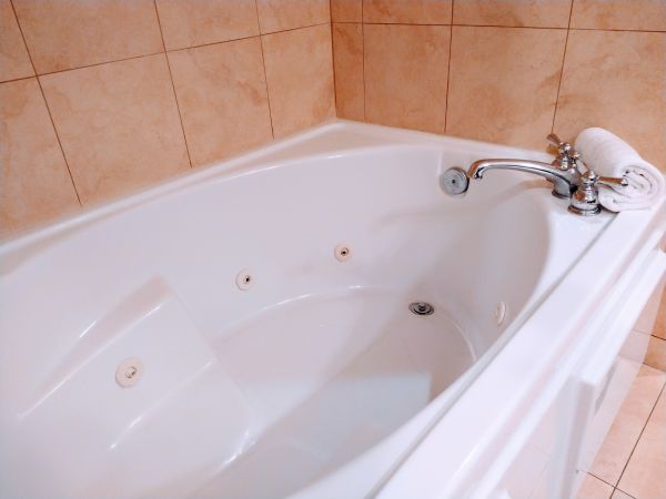 Acrylic Tub Installation in Monticello